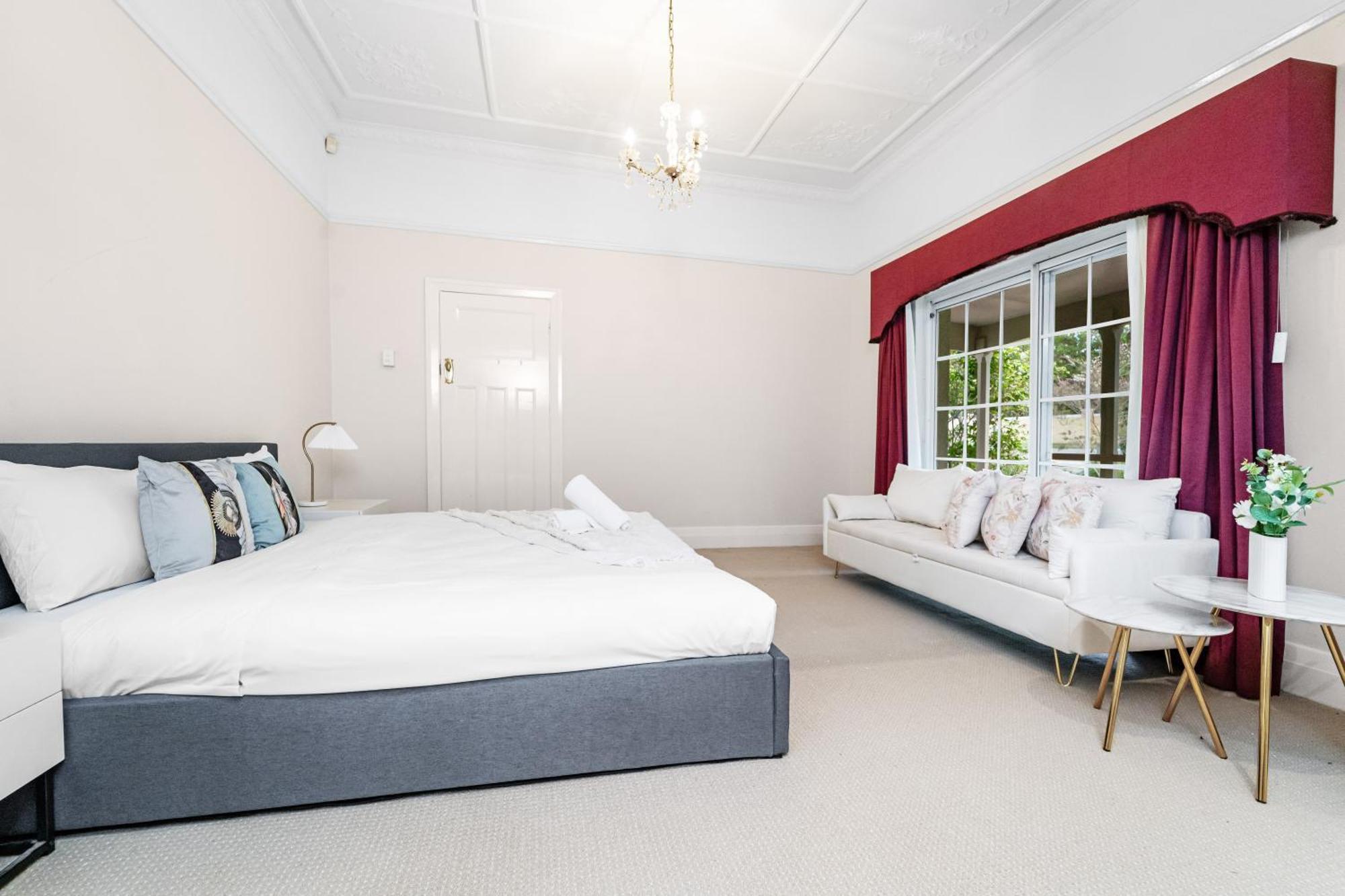 Holiday home Strathfield Stylish 6br House With Pool Tennis