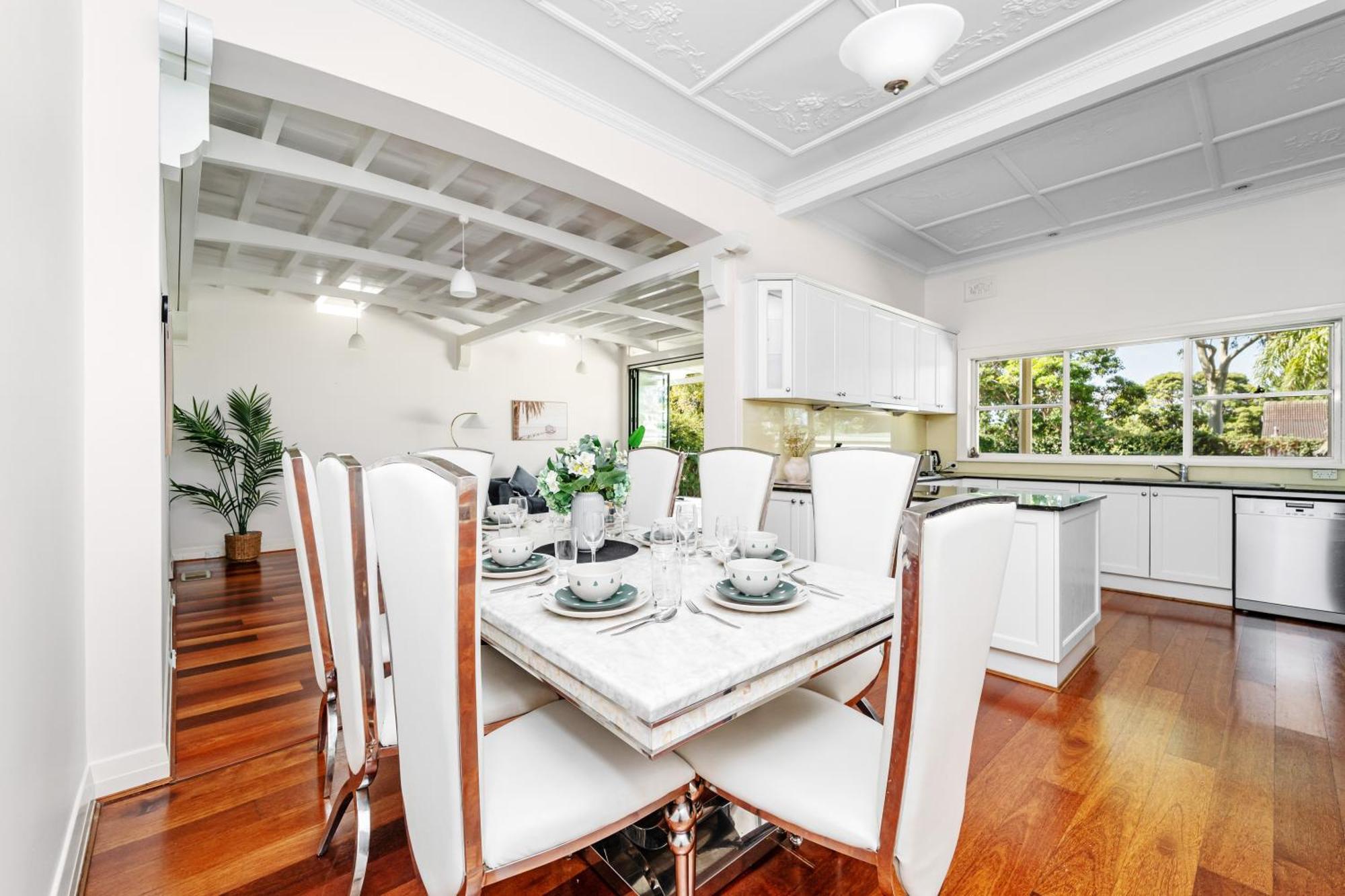 Strathfield Stylish 6br House With Pool Tennis Holiday home *